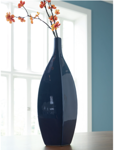 lot 282 image: Ashley Abtinson Vase A2900033