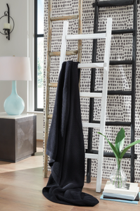 lot 289 image: Ashley Gayelery 100% Cotton Throw Blankets A1001086 (3 pieces) Black