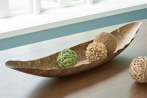 lot 302 image: Ashley Wystenburg Hammered Metal Tray A2000744