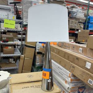 lot 370 image: Ashley Table Lamp L1504409