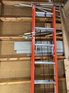 lot 8 image: Werner 24 ft Fiberglass Extension Ladder - Type 1A, 300 lbs Capacity