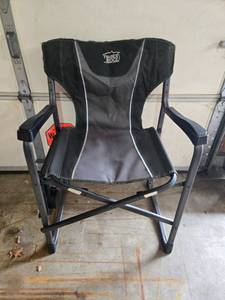 lot 27 image: Timber Ridge Folding Directors Chair with Sturdy Frame