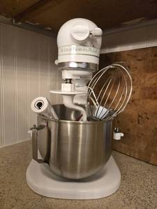 lot 69 image: KitchenAid Heavy Duty Stand Mixer with Attachments