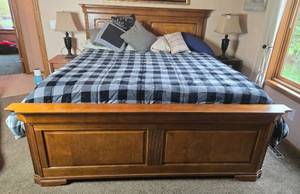 lot 127 image: King Size Wood Bed Frame with Headboard, Footboard and Side rails. Zinus Memory Foam Mattress and Bedding inc.