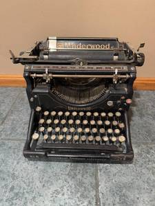 lot 148 image: Vintage Underwood No. 5 Typewriter