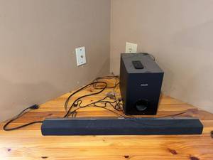 lot 183 image: Philips CSS2133B Soundbar and Subwoofer with Remote