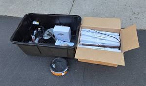 lot 238 image: Set of Landscape Lighting Components with Wire