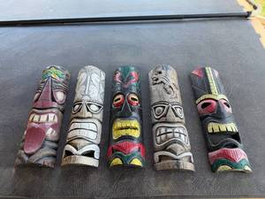 lot 258 image: Set of 5 Carved Wooden Tiki Masks