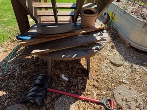 lot 260 image: Outdoor Patio Table and Assorted Misc Yard Items Collection