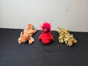 lot 16 image: Set of 3 Ty Beanie Babies - Stripes, Mac, and Sly
