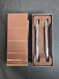 lot 22 image: Sheaffer Ballpoint Pen Set with Box