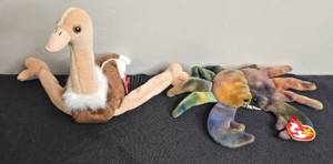 lot 52 image: Set of 2 Ty Beanie Babies Stretch the Ostrich & Claude the Crab