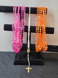 lot 86 image: Rosary and Beaded Costume Jewelry Necklaces Set