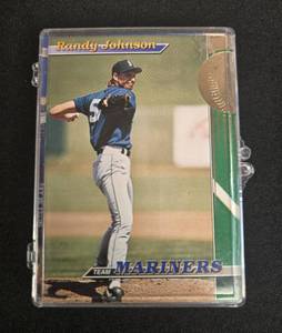 lot 117 image: Collection of Seattle Mariners Baseball Cards in Protective Cases