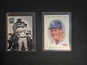 lot 118 image: Set of 2 Vintage Baseball Cards - George Brett and Cal Ripken, Jr.