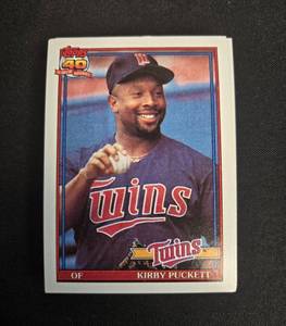 lot 119 image: 1989 Topps Minnesota Twins Baseball Card Set