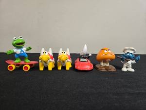 lot 138 image: Collection of Assorted Figurines Including Kermit and Chef Smurf