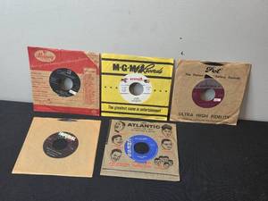 lot 151 image: Collection of Vintage Vinyl Records ft. Fats Domino & Chuck Berry