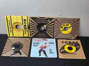 lot 152 image: Collection of Vintage 45 RPM Vinyl Records