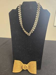 lot 174 image: Gold-Tone Loft Necklace and Bow Brooch Set