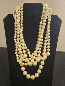 lot 186 image: J.Crew Layered Faux Pearl Necklace