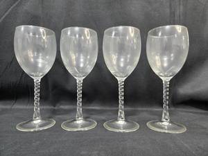 lot 220 image: Set of Assorted Glass Goblets and Glasses
