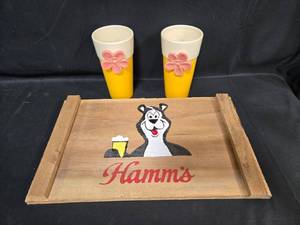 lot 224 image: Vintage Hamms Beer Serving Tray and Flower Decorated Cups