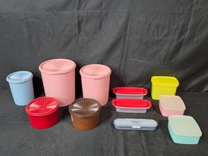lot 231 image: Collection of Vintage Tupperware Containers in Various Sizes