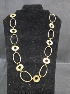 lot 244 image: Vintage Brass Tone Oval Link Chain Necklace
