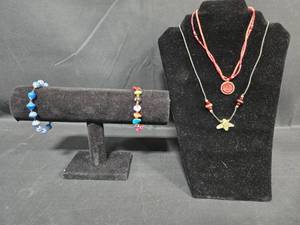 lot 248 image: Set of Beaded Necklaces and Bracelets