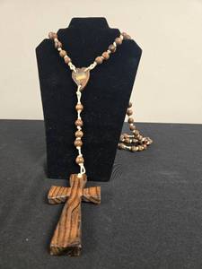 lot 283 image: Handmade Wooden Rosary Beads Set with Cross and PinkPurple Gem & Amethyst Bracelet