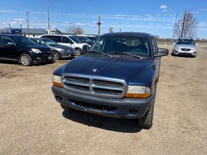 lot 7 image: 2004 Dodge Dakota