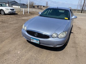 lot 12 image: 2005 Buick Lacrosse