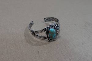lot 46 image: Turquoise Cuff Style Bracelet