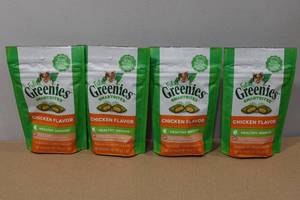 lot 109 image: 4 Feline Greenies Smartbites Treats for Cats - 2.1oz