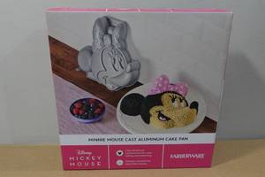 lot 111 image: Farberware Disney Minnie Mouse Cast Aluminum Cake Pan