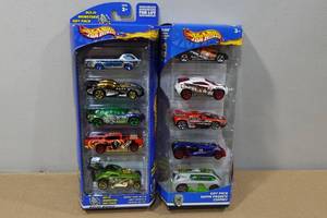lot 113 image: 2 Hot Wheels 5-Piece Die Cast Car Sets