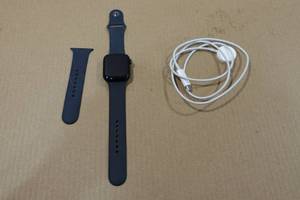 Apple Watch SE 44mm Smart Watch with GPS