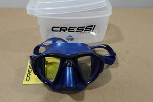 lot 211 image: Cressi Nano Mask