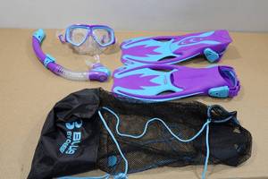 lot 216 image: Cressi Kids Snorkel Set - Fin Size LXL