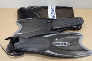 lot 221 image: Cressi Adult Rondine Palau Fins - SM