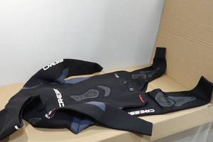 lot 225 image: Cressi Apnea 5mm 2-Piece Wet Suit - XL5