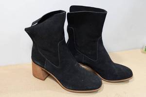 lot 241 image: Womens Western Style Boots - Size 10