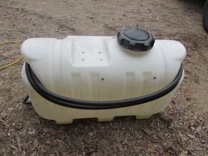 lot 18 image: WATERING TANK