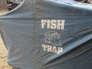 lot 19 image: PORTABLE FISH HOUSE LOT