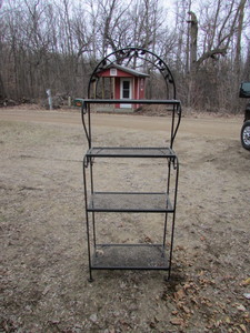 lot 21 image: INDOOROUTDOOR ROD IRON ITEM LOT