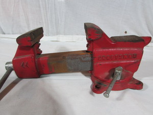 lot 64 image: CRAFTSMAN VISE LOT