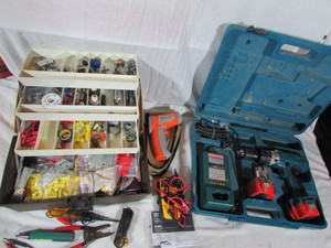 lot 70 image: ELECTRICALHAND TOOLS LOT
