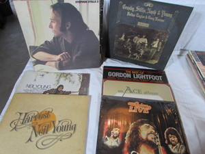 lot 102 image: 1970 VINYL ALBUMS