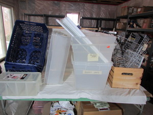 lot 157 image: TOTES LOT